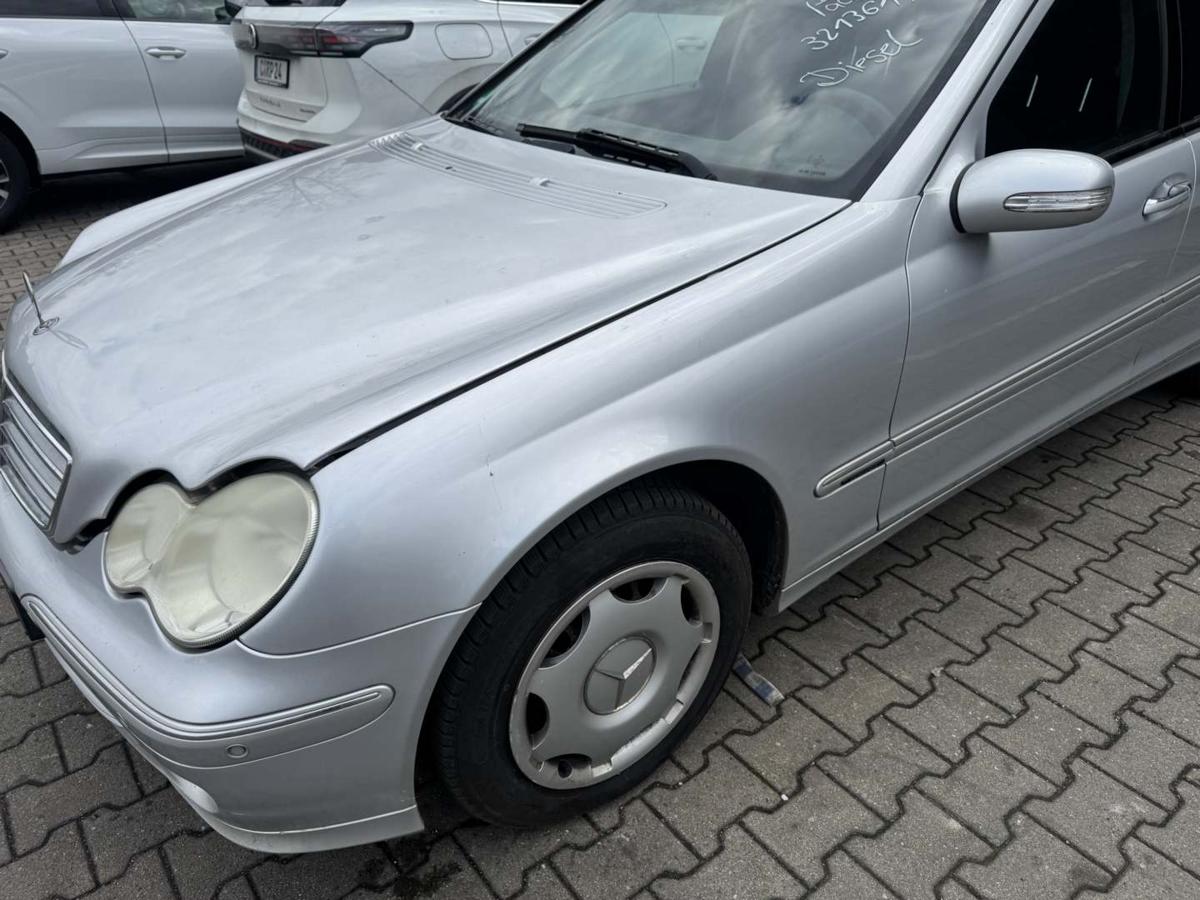 Mercedes C Klasse 203 original Kotfl&uuml;gel vorn links 775 Iridiumsilbermetallic Bj.2006